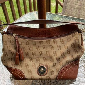 DOONEY & BOURKE Chic! Unique Tan Signature Logo & Carmel Leather Trim Hobo Vag